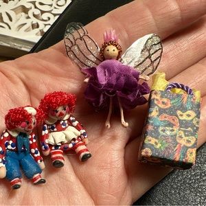 Miniature dollhouse lot